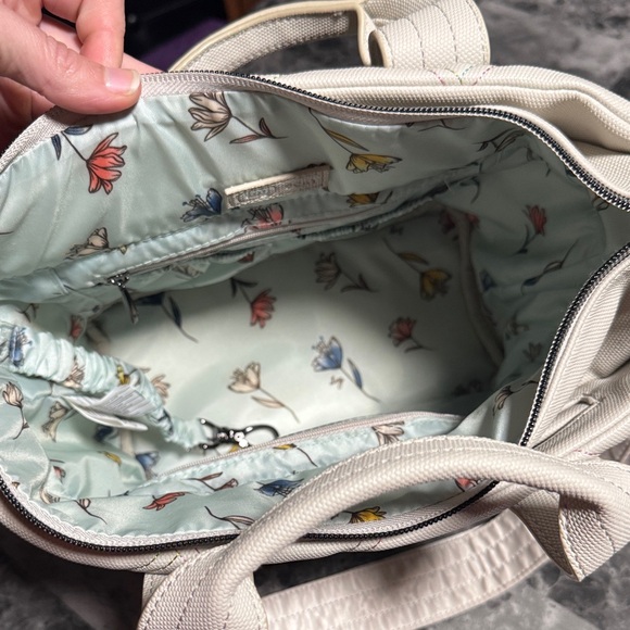 Lug Cream Quilted Crossbody Bag - Picture 4 of 5